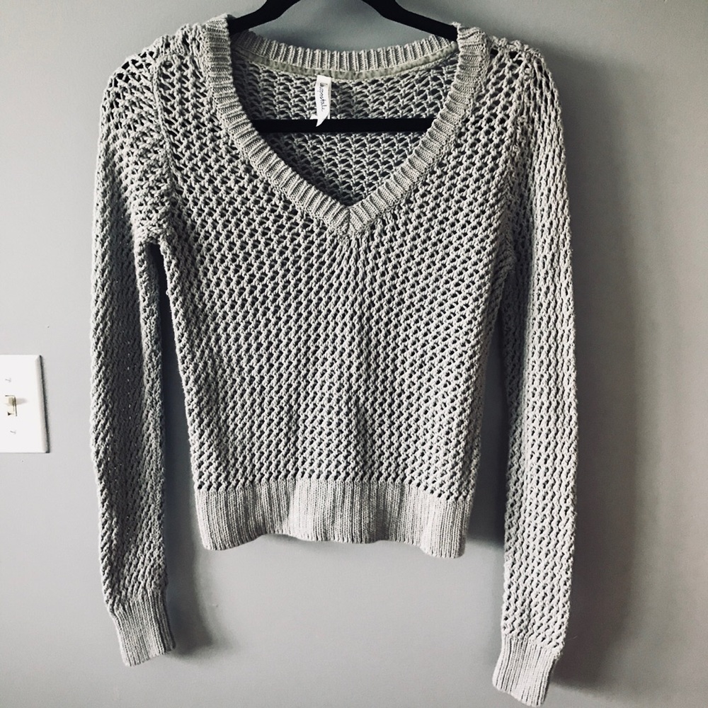 Aeropostale open knit gray sweater